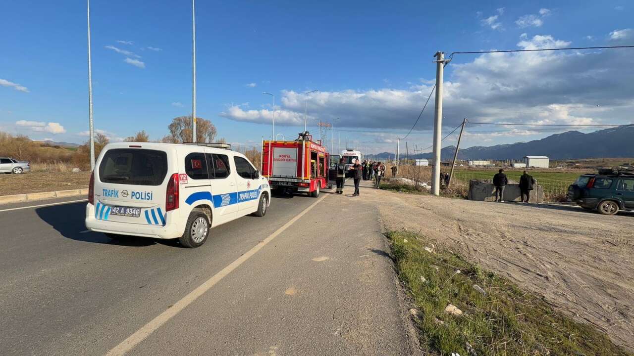 Konya’da otomobil bu hale geldi! 1 ölü, 1 yaralı var 16